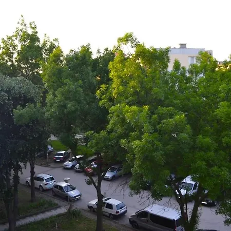 아파트 Lidda In Residential Area